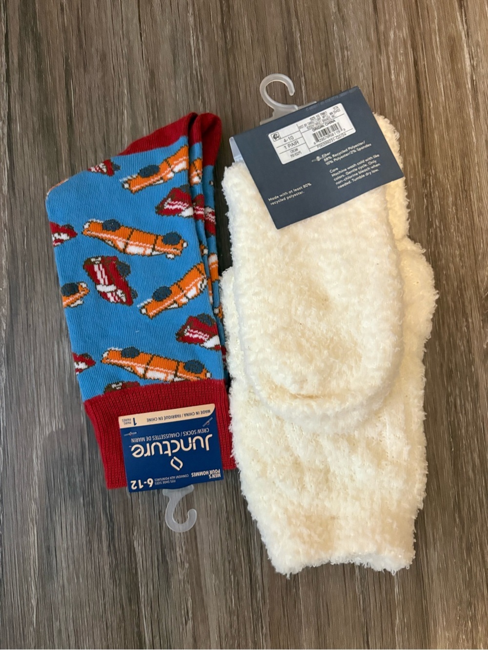 Juncaure Men’s Blue & Red Novelty Car Pattern Socks with Cream Fuzzy Slippers